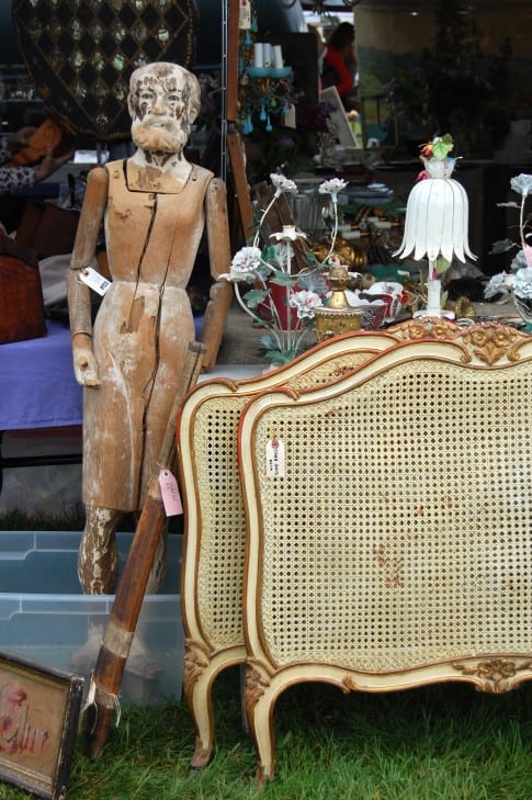 I always gravitate towards pale, old wood and this show has more pale old wood than date night at the Swedish retirement home.  I could have stared at this mannequin and set of single beds forever.  They're dreamy.