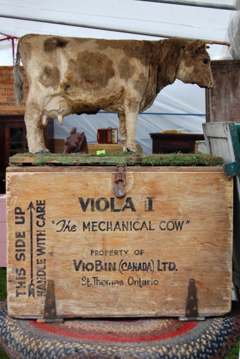 Again ... I could have stared at Viola the Mechanical Cow forever.  She was from 1947 and apparently plugged in and worked.  I have no idea what "worked" means.  I'm assuming Viola didn't give milk, but who knows what those crazy people in 1947 did.  The Cold War started in 1947.  It's entirely possible Viola is some sort of a submarine weapon.