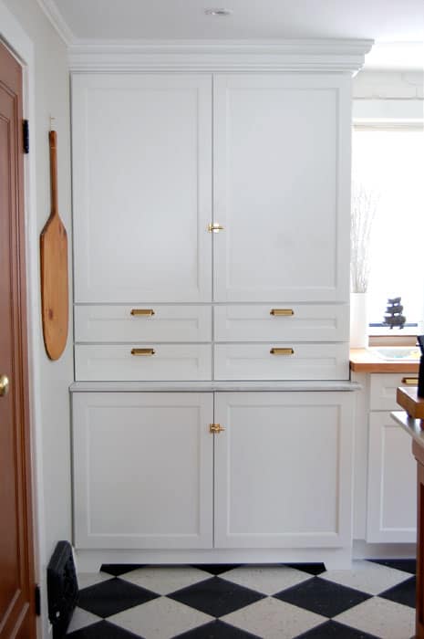 martha-stewart-cabinets-pantry