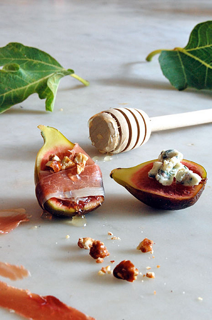 Figs With Blue Cheese