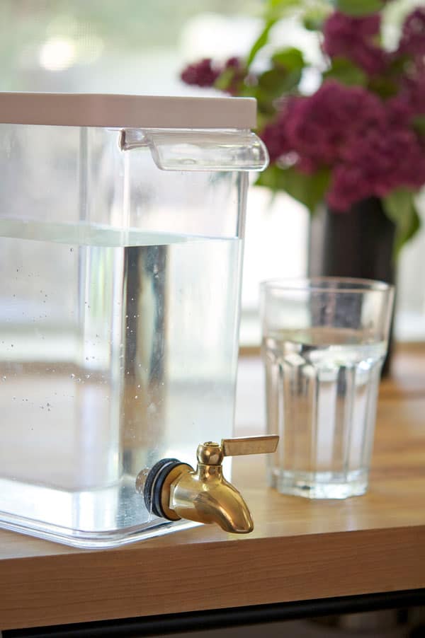 Fridge Water Drinks Dispenser With Tap Leak Free Fridge Water Dispenser For Making Teas And Juices BPA-Free Refrigerator Cold Drink Dispenser Beverage Dispenser 