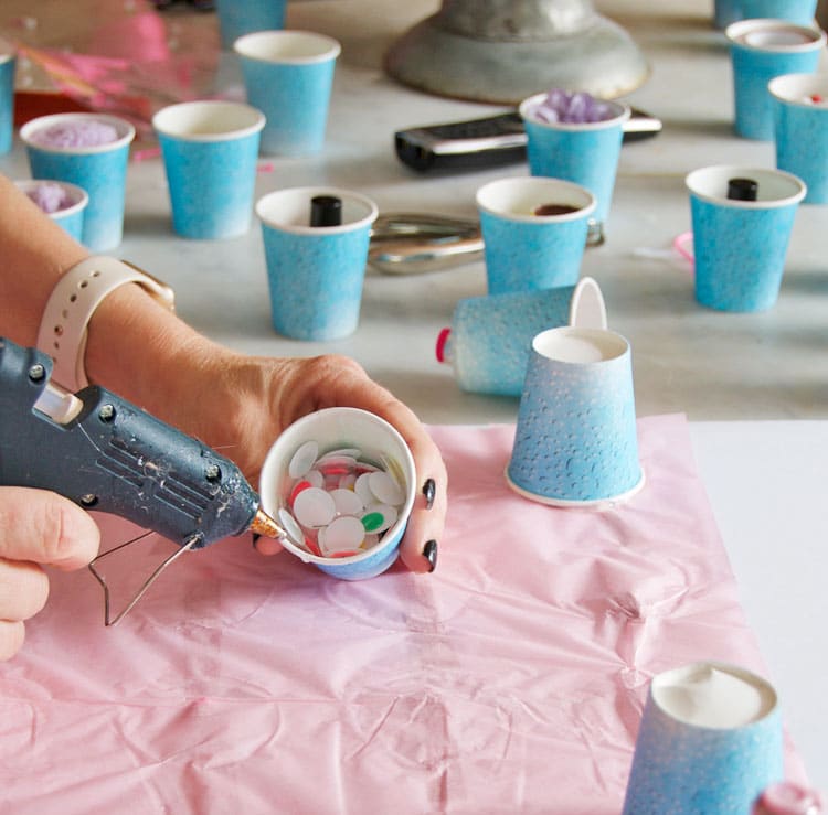 DIY-birthday-advent-gluing-cups