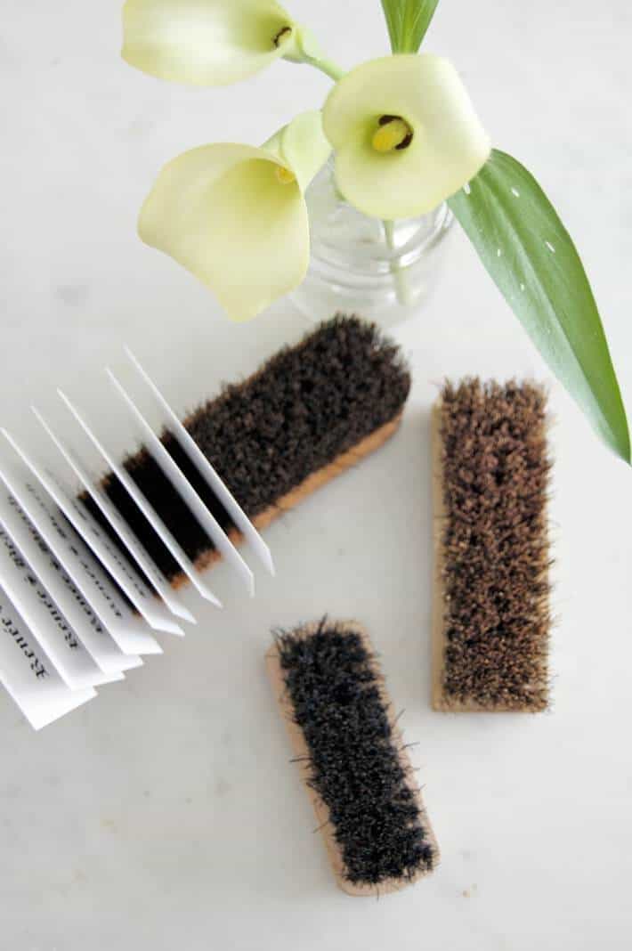 brush-cardholder-4