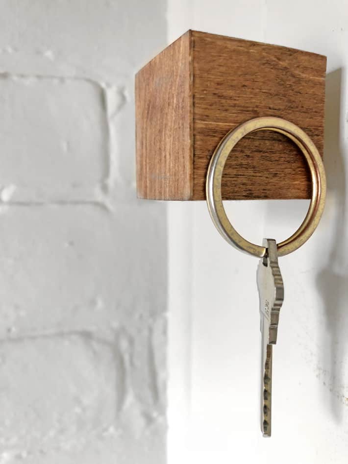 Magnetic key top hanger